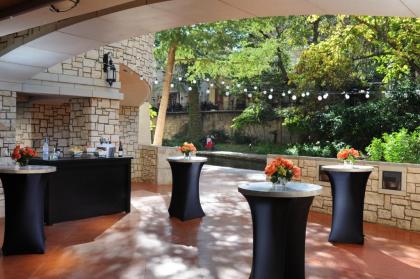 Courtyard by Marriott San Antonio Riverwalk - image 4