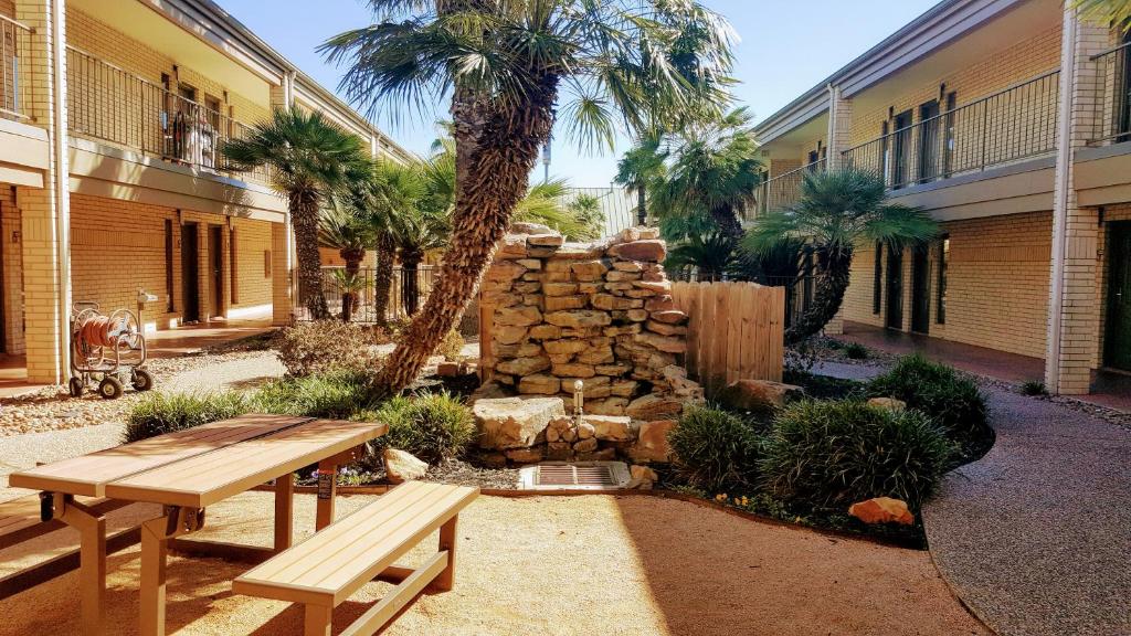 Best Western Ingram Park Inn - image 3