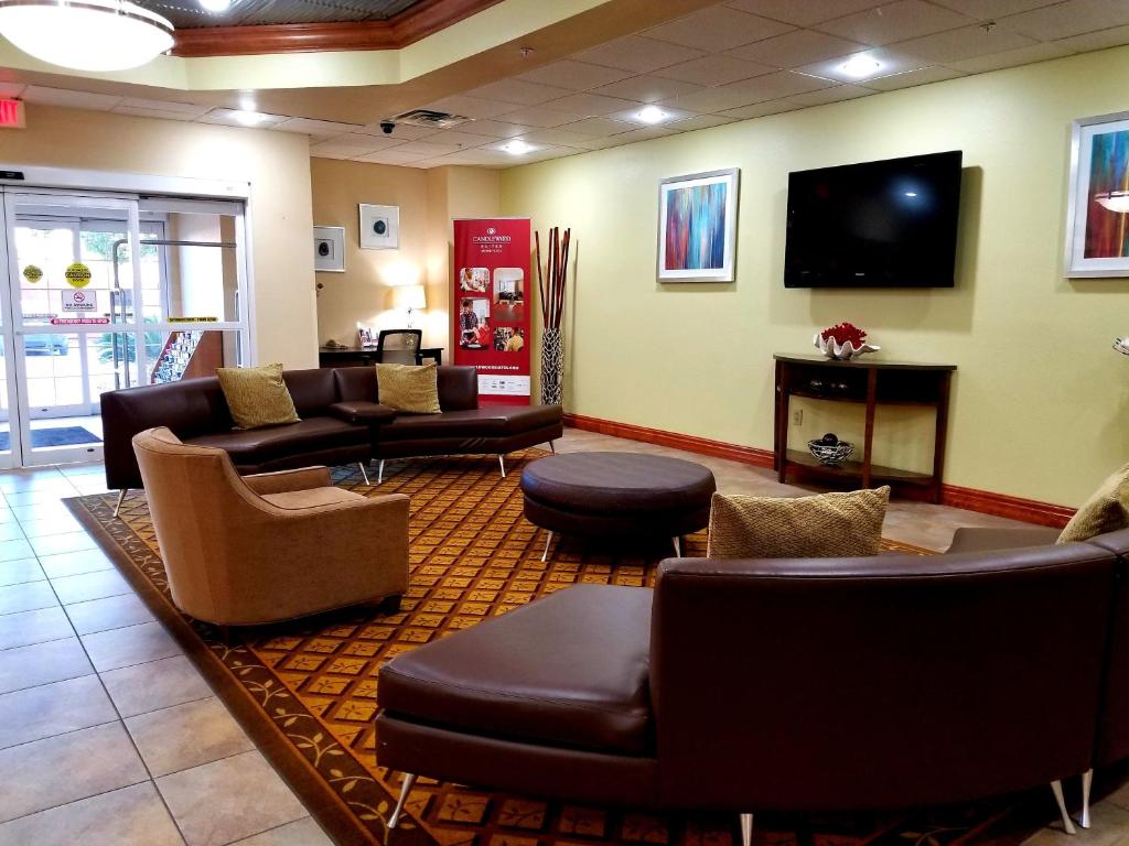 Candlewood Suites San Antonio Downtown an IHG Hotel - image 2