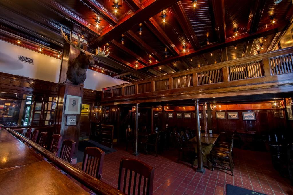 Menger Hotel - image 2