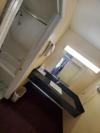Americas Best Value Inn AT&T Center - image 2