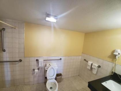 Americas Best Value Inn AT&T Center - image 4