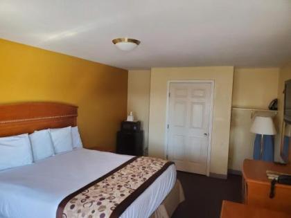 Americas Best Value Inn AT&T Center - image 5