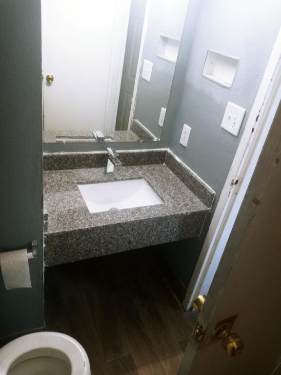 Travel Inn San Antonio - image 4