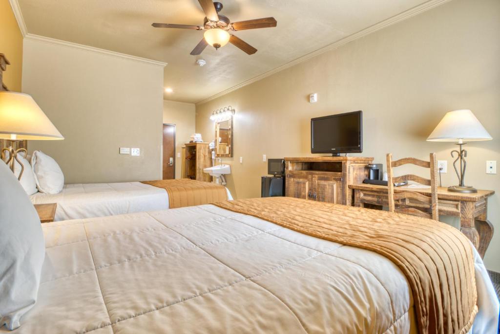 La Hacienda Inn - image 4
