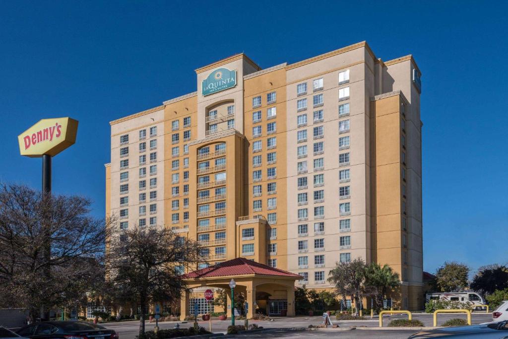 La Quinta by Wyndham San Antonio Riverwalk - main image