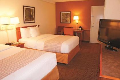 La Quinta Inn by Wyndham San Antonio South Park - image 5