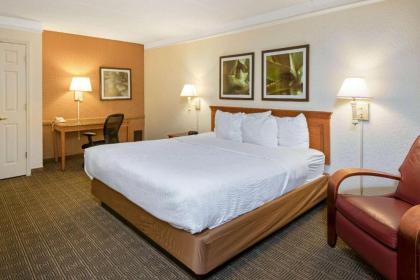 La Quinta Inn by Wyndham San Antonio Market Square - image 2