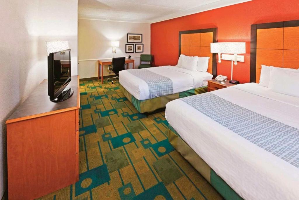 La Quinta Inn by Wyndham San Antonio Vance Jackson - image 3