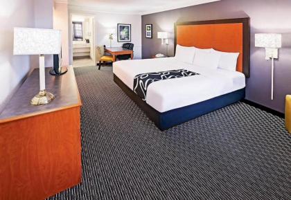 La Quinta Inn by Wyndham San Antonio Vance Jackson - image 4