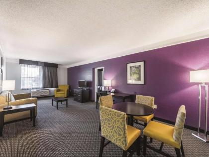 La Quinta by Wyndham San Antonio Downtown - image 4