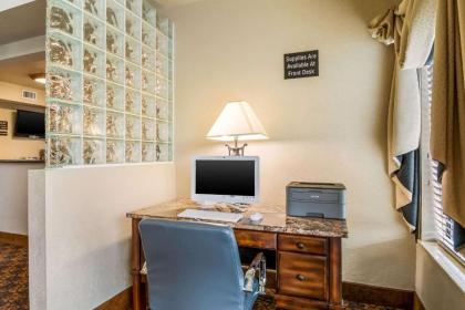 Quality Suites San Antonio - image 2