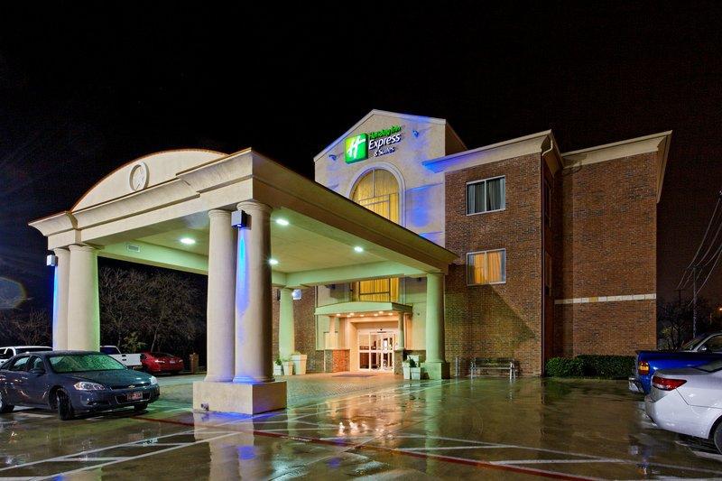 Holiday Inn Express & Suites San Antonio South - main image