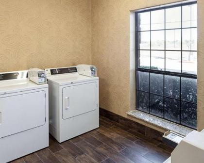 Comfort Inn near Seaworld - Lackland AFB - image 2
