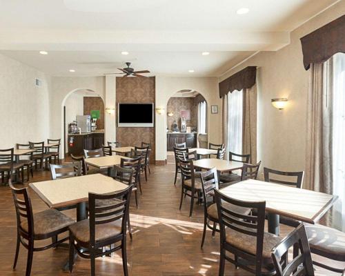 Comfort Inn near Seaworld - Lackland AFB - image 4