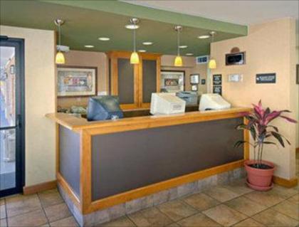 Days Inn by Wyndham San Antonio Alamo/Riverwalk - image 3