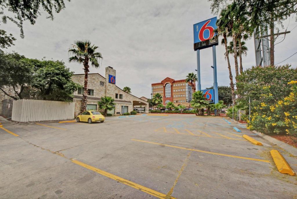 Motel 6-San Antonio TX - Downtown - Market Square - main image