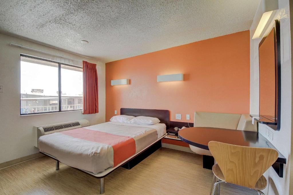 Motel 6-San Antonio TX - Fort Sam Houston - image 4