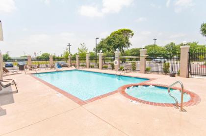 Holiday Inn Express & Suites San Antonio SE by AT&T Center an IHG Hotel - image 4