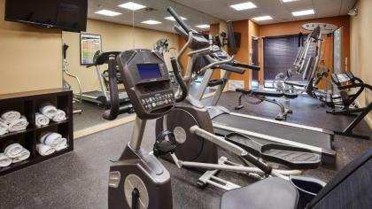 Best Western Plus Elmendorf Hotel - image 2