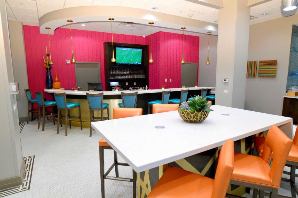 Best Western Premier Historic Travelers Hotel Alamo/Riverwalk - image 4
