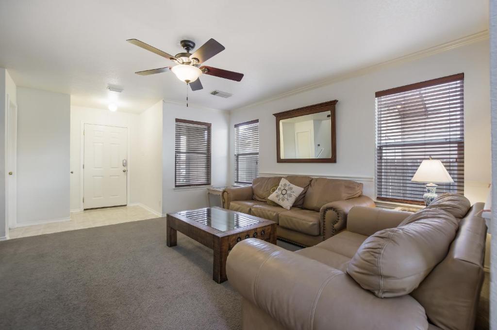 Westover Place - image 2