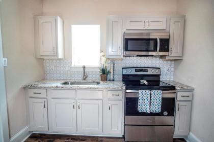Beautiful Guest House on New Built Home Near Downtown San Antonio
