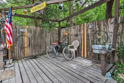 Romantic Villa with Courtyard 2 Blocks to Riverwalk - image 2