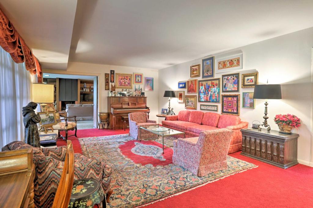 Eclectic San Antonio Home with 2 Patios 5 Mi to Dtwn - main image
