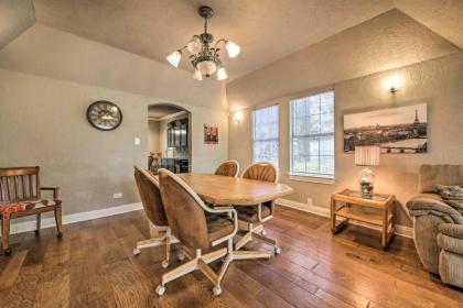 Pet-Friendly Home with Patio - 3 Mi to River Walk! - image 5