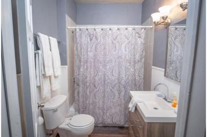 Brand New Listing! Cozy Historic House 5min*DT - image 15