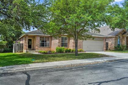 Upscale San Antonio Home with Screened In Porch San Antonio