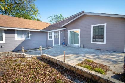 Nice 3B 2BA Near Downtown 2 Min AtandT Center - image 2