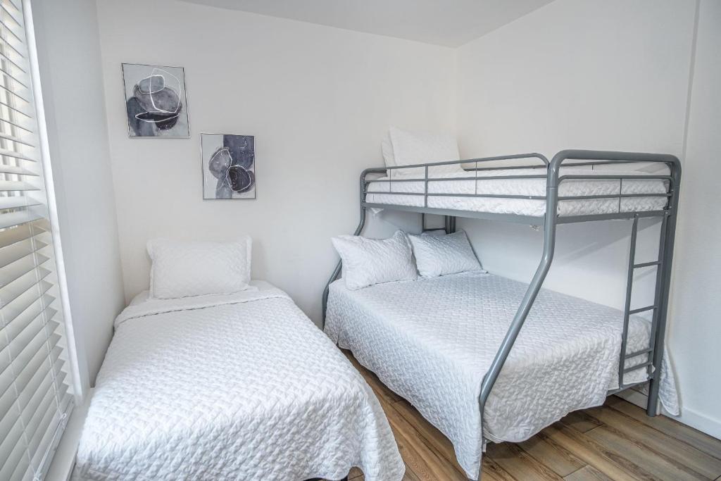 Cozy Remodeled 2br-1ba Near Downtown - image 3