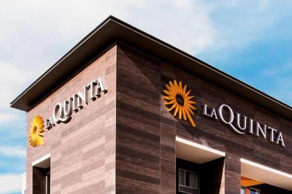 La Quinta Inn  Suites by Wyndham San Antonio Seaworld LAFB Texas