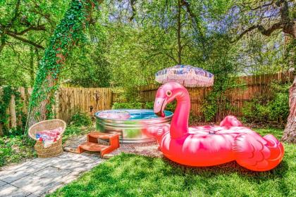 Lux Treehouse with pool