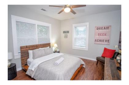 Remodeled Modern 1BR1BA Apt Near Downtown 5min Pearl - image 18