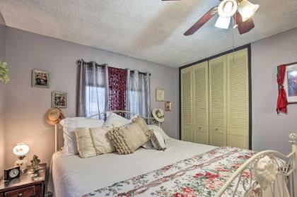 Vintage Hideaway Less Than 6 Miles to Lackland AFB! - image 17