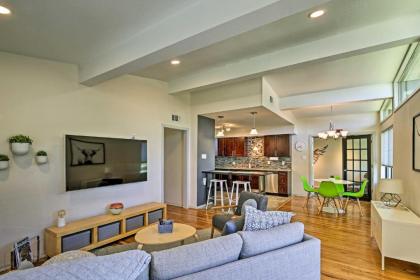 Bright and modern tX Getaway 7 mi to the Alamo Texas