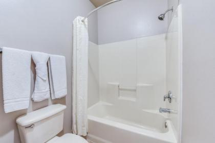 Lone Star Inn - image 15