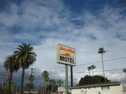 Sunshine Motel - image 1