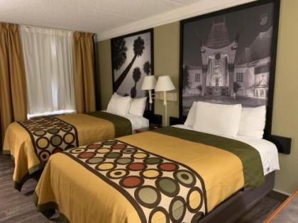 Super 8 by Wyndham San Bernardino - image 3