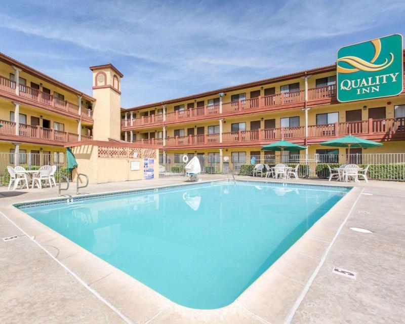 Quality Inn San Bernardino - image 4