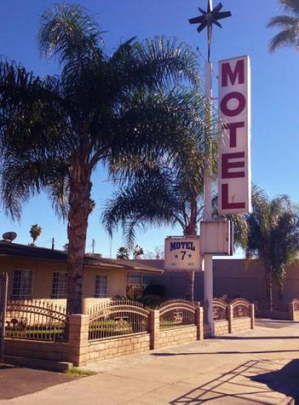 Downtown Motel 7 - image 2