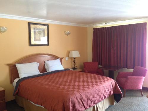 Downtown Motel 7 - image 4
