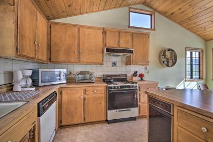 The Atomic Squirrel Lodge Lake Gregory Getaway! - image 11