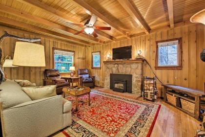 Vintage Snow White Cottage about 2 Miles to Village! - image 12