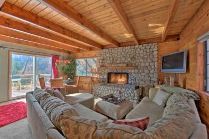 Mountainside Cabin with Deck - 16 Miles to Skiing!
