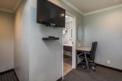Bayhill Inn - image 6