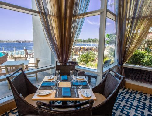 Hilton San Diego Bayfront - image 7